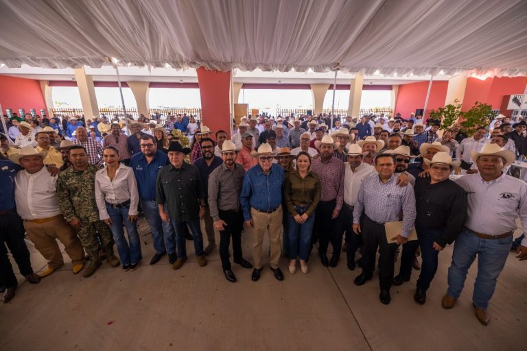 Pide Rocha a productores fortalecer la soberanía alimentaria