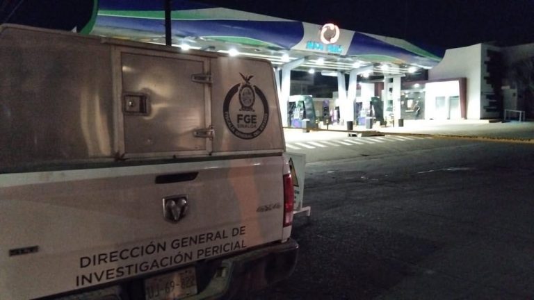 Matan a balazos a empleado de gasolinera