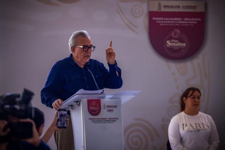 Rocha Moya presenta el Plan Sinaloa