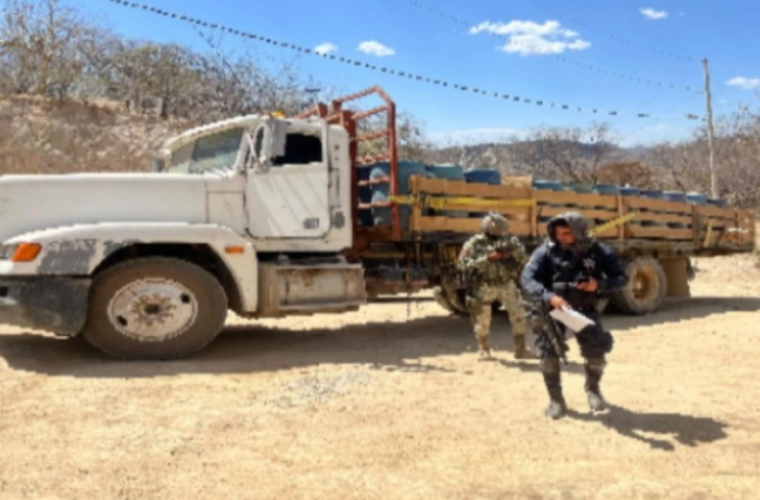 Aseguran en Choix 10 mil litros de combustible