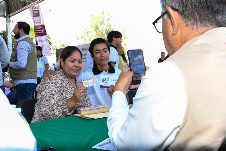 Reciben la Benito Juárez 109 alumnos de Conalep 2