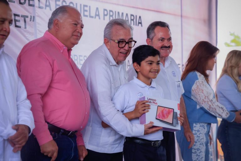 Llega a niños de La Presita la nueva era digital
