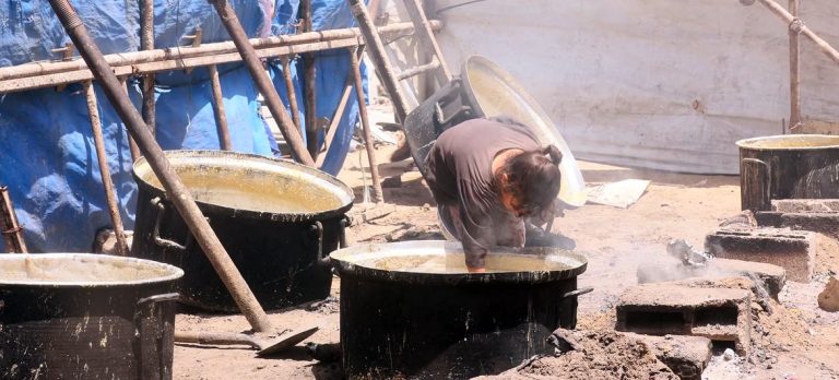 Gaza: bombardeos, hospitales desbordados y saqueos a la escasa ayuda