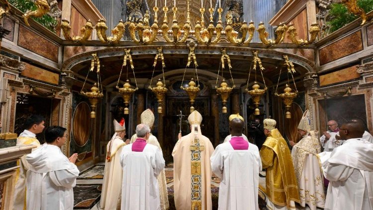 La oración ante la tumba del Apóstol Pedro.