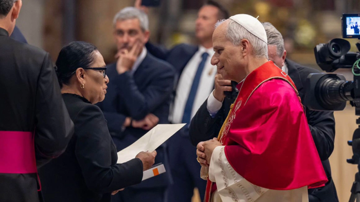 Recibe Papa invitación de visita a México