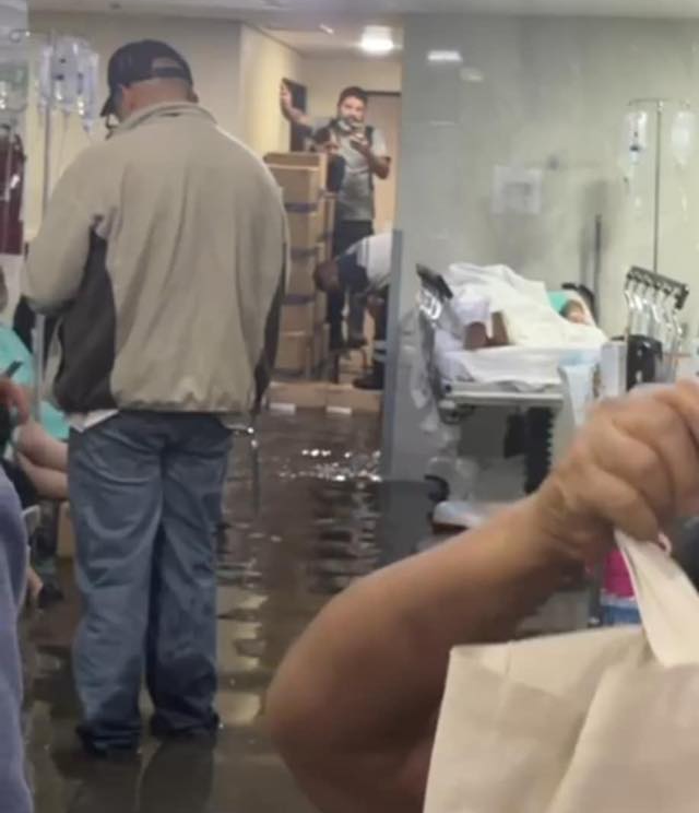 Inunda lluvia hospital 53 del IMSS en Edomex