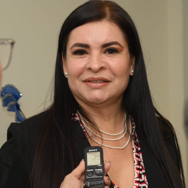 Rinde protesta Sofía Angulo en Bienestar de la UAS