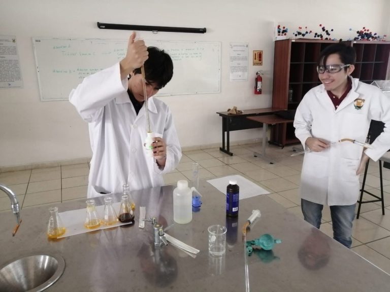 Van de la UAS a la Olimpiada Nacional de Química