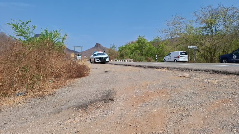 Fallece vecino de Culiacán al volcar en La Campana