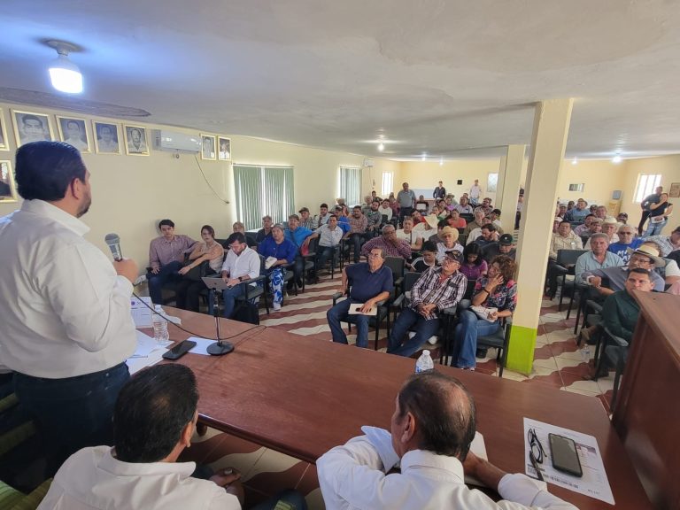 Se reúne Ismael Bello con productores de Navolato