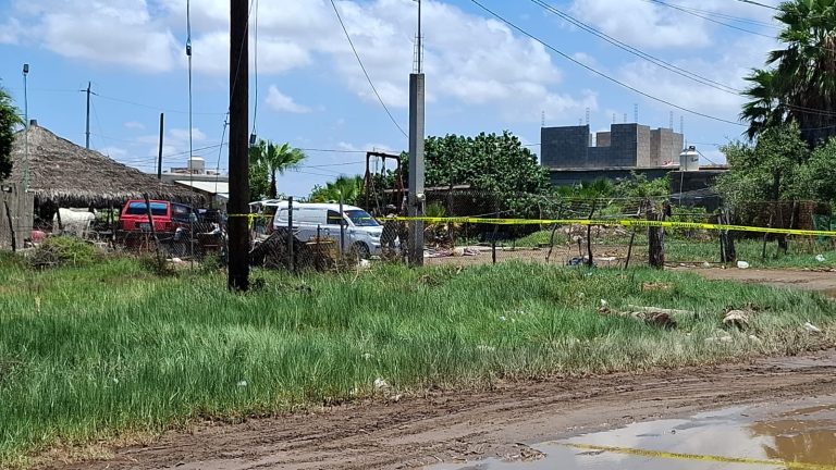 Chofer de camioneta es asesinado en Altata