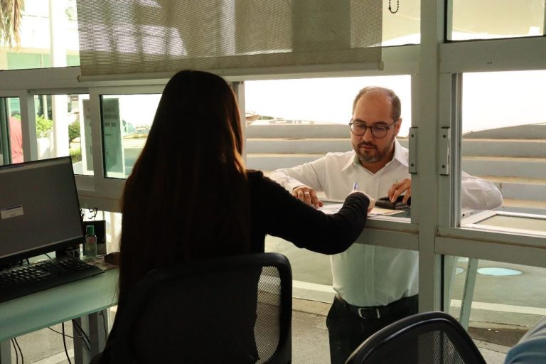 ¡Oficinas USE abiertas durante el verano!