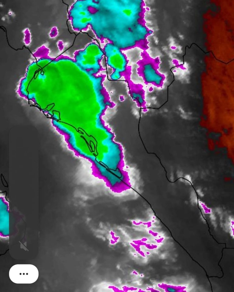 Llueve en el norte de Sinaloa, hasta con granizo