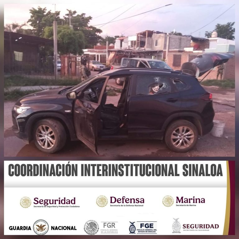 Estaba estacionado en Santa Rocío con disparos; había objetos ilícitos