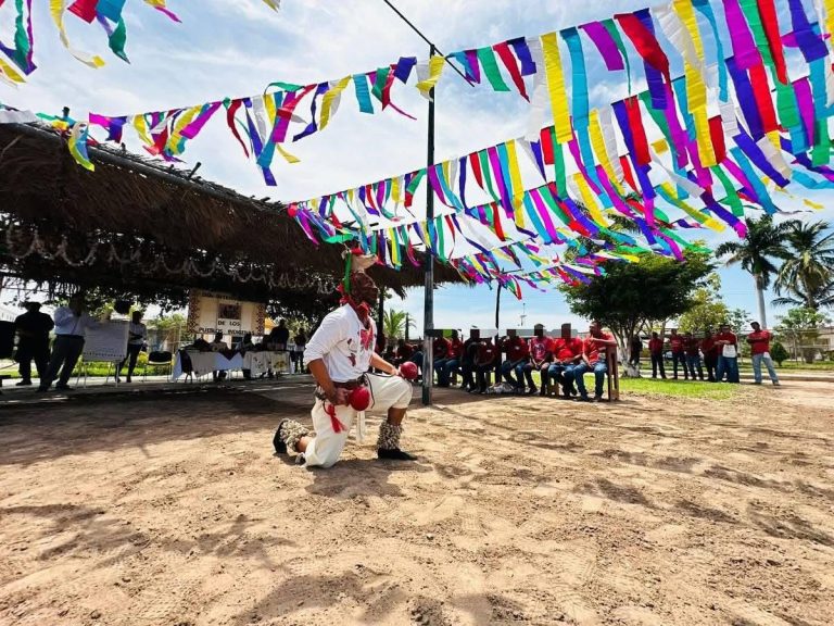 Viven reclusos el Día de los Pueblos Indígenas