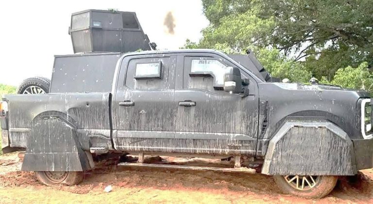 Caen 3 con arsenal y camioneta blindada