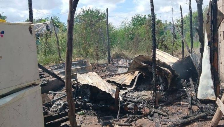 Se quema casa a ancianos en Villa Juárez, Navolato ¡Piden ayuda!