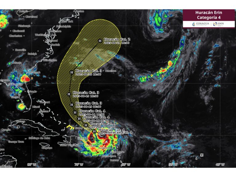 El huracán Erin en categoría 4 sobre el Atlántico