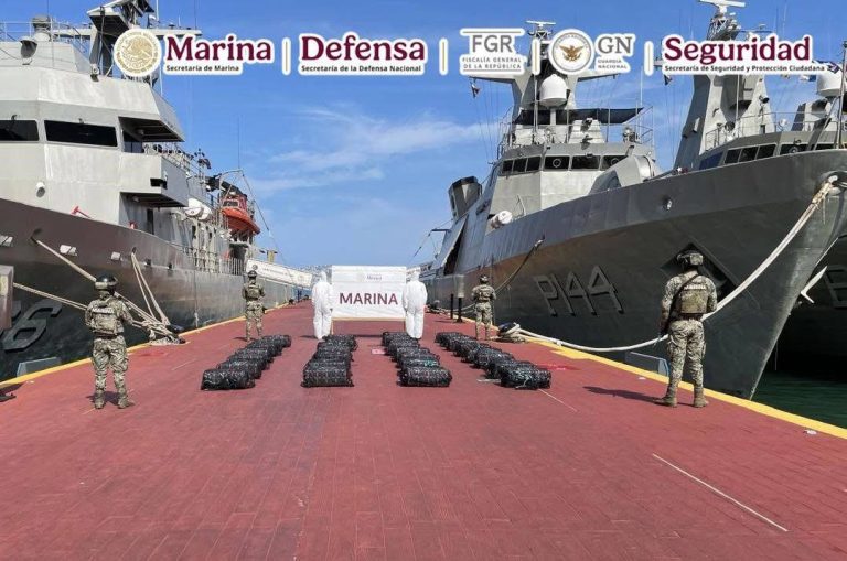 Incautan casi una tonelada de cocaína frente a costas de Acapulco