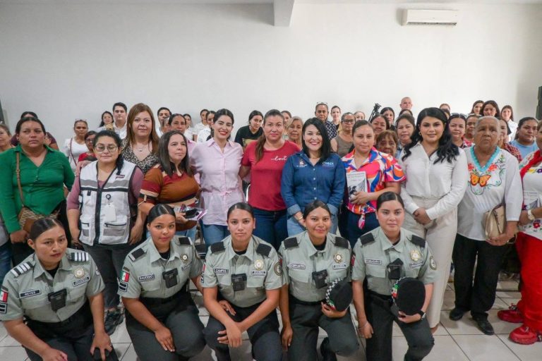 Reclaman mujeres en asamblea vivienda y guarderías