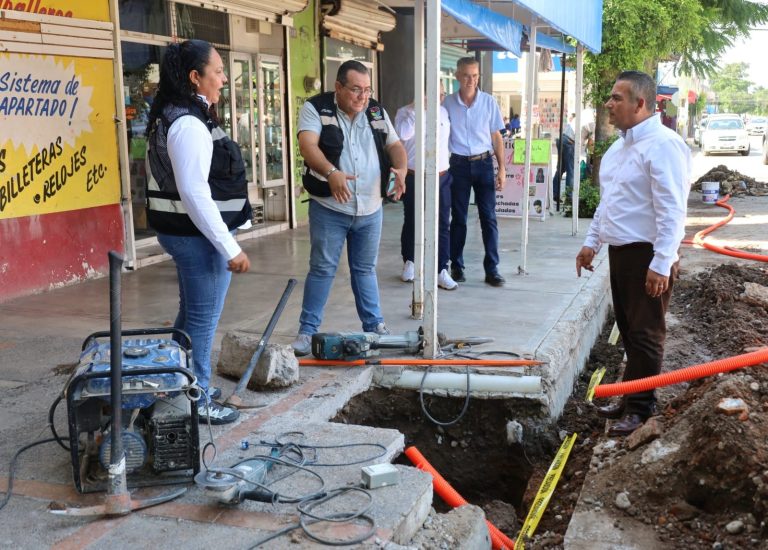 Sale Bojórquez a la calle