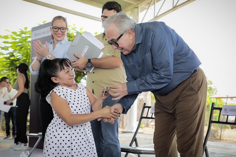 Lleva Rocha $6.8 millones en pavimentación a Costa Rica