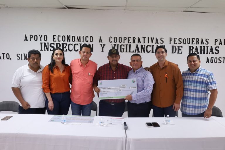 Entrega Navolato $160 mil a pescadores para vigilancia