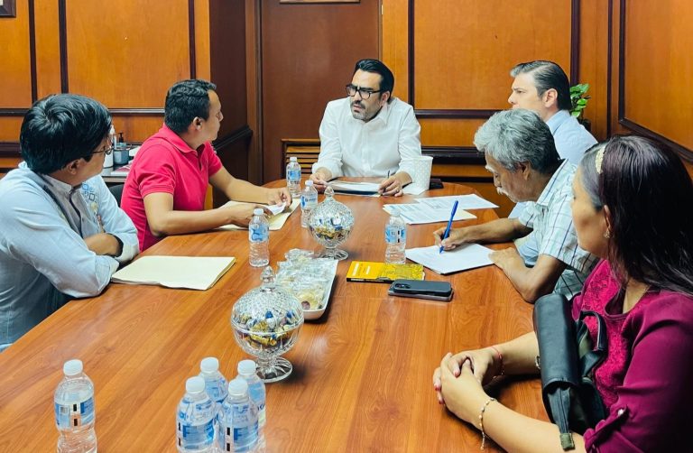 Acuerdan Alcalde y Antorcha inversión a casa de estudiantes prepa