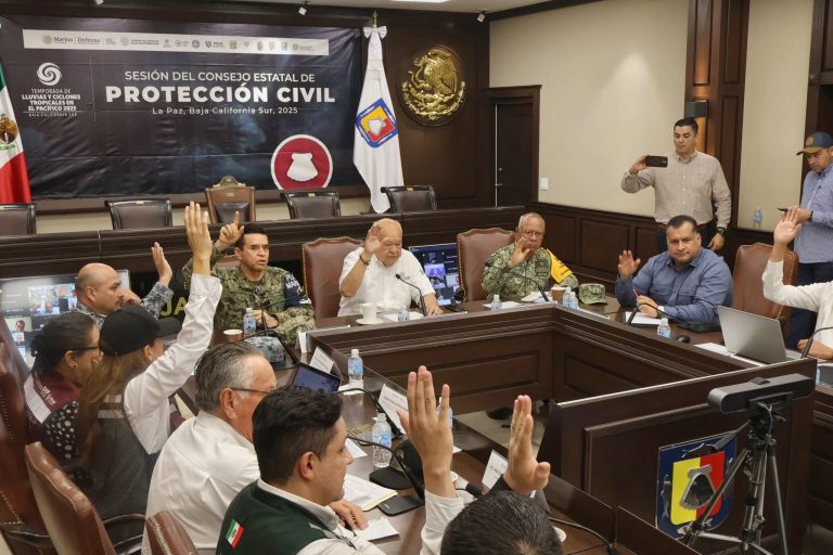 Se paraliza BCS ante impacto de huracán Lorena