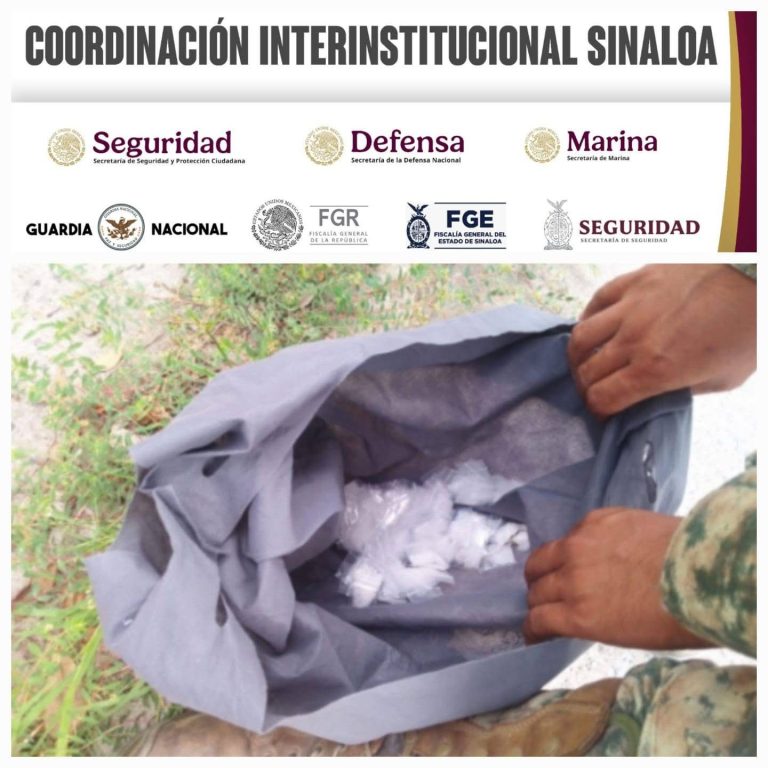 Vio a militares y huyó; deja 100 dosis de droga