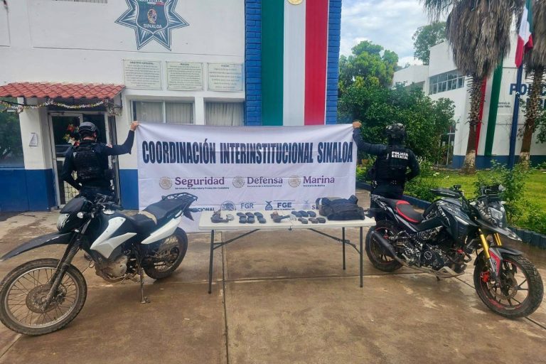 Aseguran motos, armas y municiones en Las Trancas, Navolato