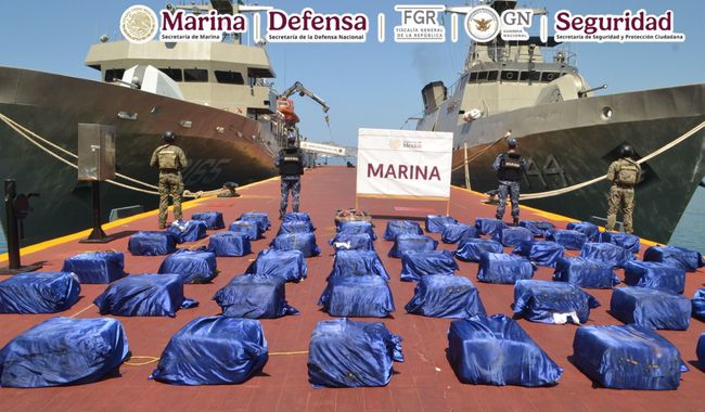 Aseguran 1.6 toneladas de cocaína frente a costas de Guerrero