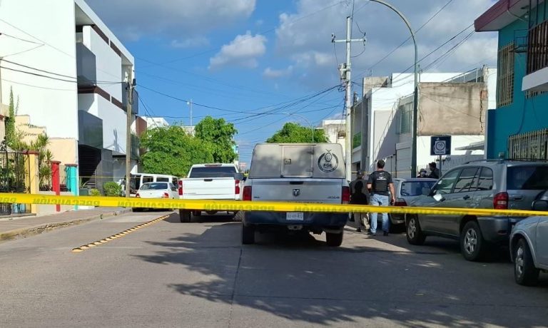 Catean casa con auto presuntamente implicado en crimen de policías