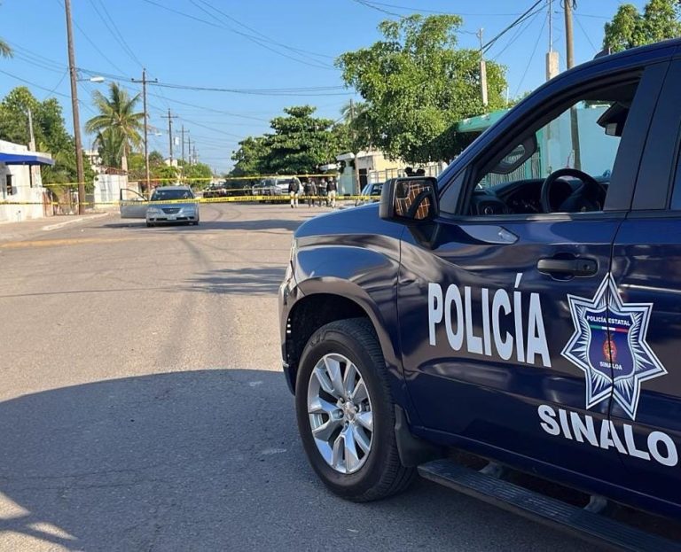 Reportan auto baleado tras disparos en la Alcanfores, Navolato