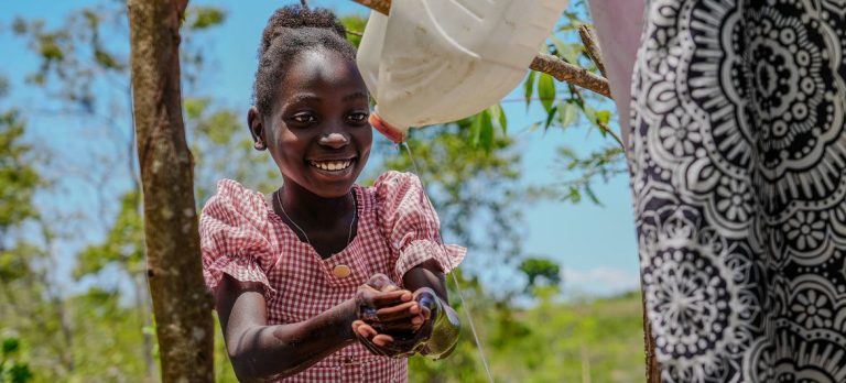 Impulsa madre haitiana movimiento para luchar contra el cólera