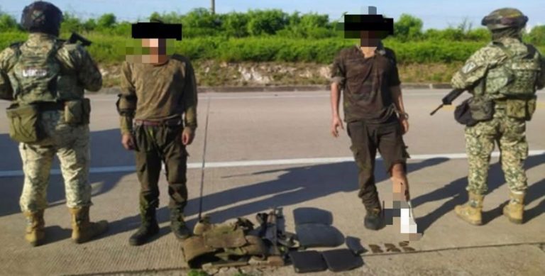 Detienen a 2 tras persecución en Escuinapa