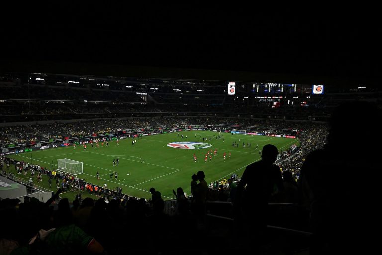 Humilla Colombia 4-0 a México