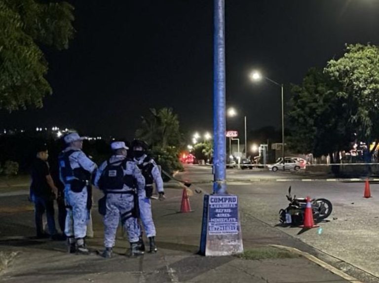 Fallece tras el impacto; choca contra camioneta en la Guadalupe Victoria