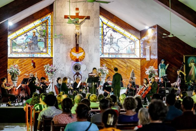 Camerata Mazatlán lleva música clásica a San Carlos Borromeo