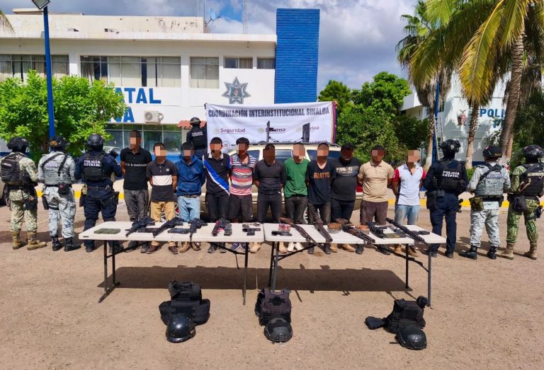 Capturan a 11 civiles armados en campo San Luis, Navolato