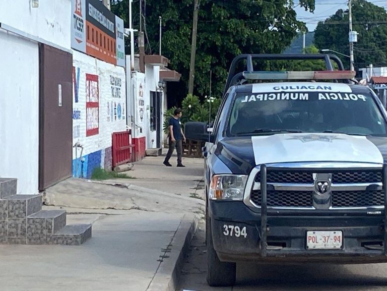 Atacan a policías municipales en Culiacán