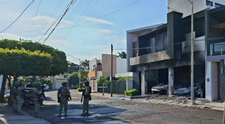 Incendian viviendas en varios puntos de Culiacán