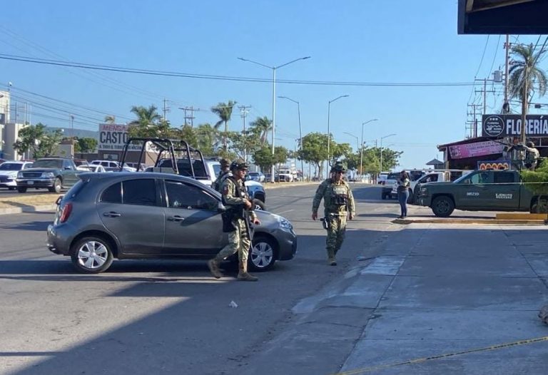 Después de la agresión el chofer del auto quedó herido
