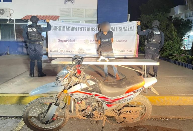 Cae tras persecución en Bellavista con moto robada