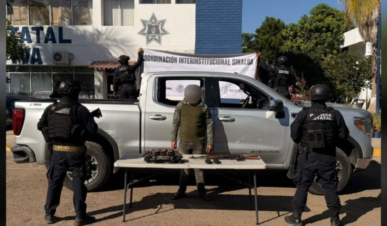 Confiscan en Navolato fusil y una camioneta robada en EU