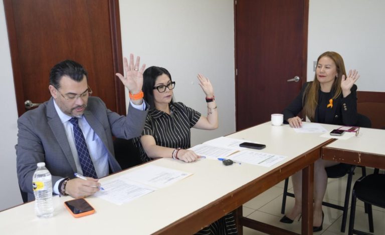 Aprueban en comisión reforma a municipios