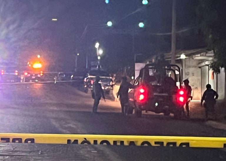 Lo atacan a balazos en la Esthela Ortiz