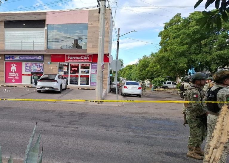Lo ejecutan afuera de una farmacia en la Hidalgo