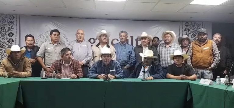 Frenan campesinos bloqueos carreteros