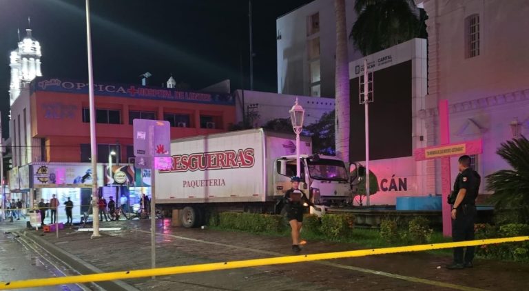 Ejecutan a empleado de paquetería frente al Ayuntamiento de Culiacán